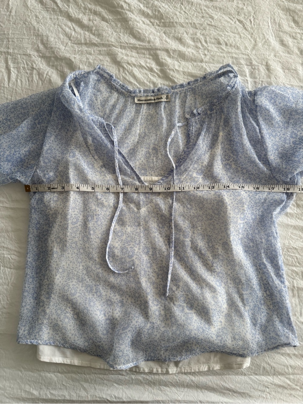 Abercrombie Light Blue Floral Tie-Front Flutter Sleeve Top - Picture 4 of 8
